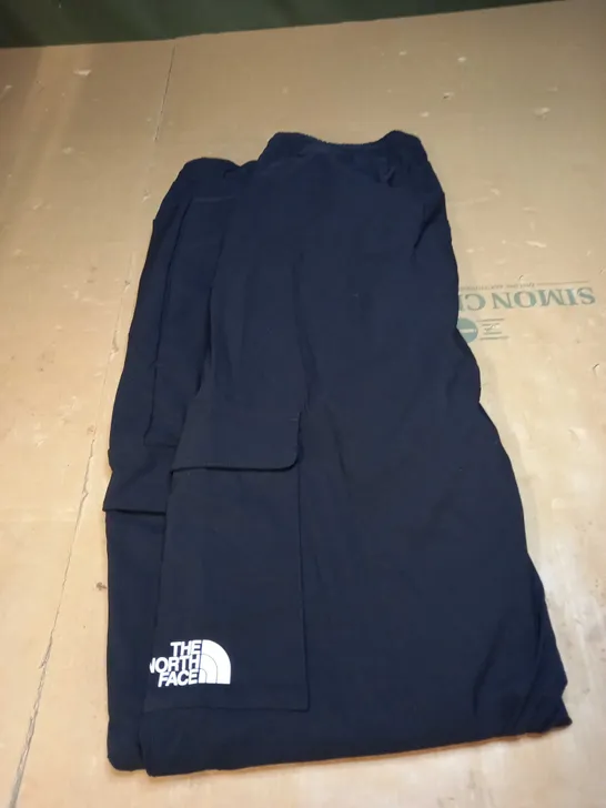 THE NORTH FACE BLACK CARGO TROUSERS SIZE M