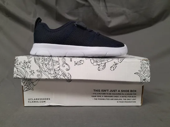 BOXED PAIR OF CLARKS ATH FLUX KIDS SHOES IN NAVY UK SIZE 8