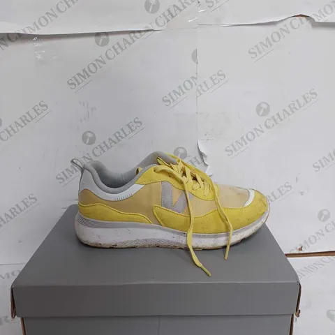 VIONIC DELMAR AYSE TRAINER IN YELLOW SIZE 7