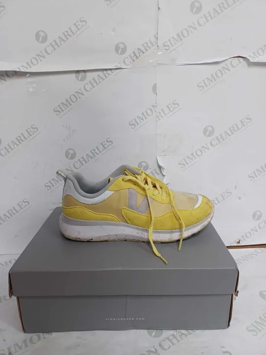 VIONIC DELMAR AYSE TRAINER IN YELLOW SIZE 7