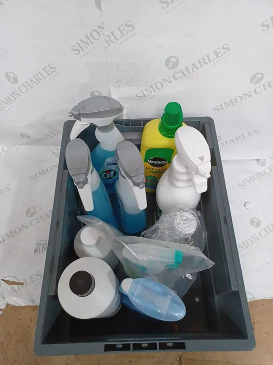 LOT OF ASSORTED HOUSEHOLD CLEANING ITEMS TOO INCLUDE CIF , OVEN AND GRILL CLEANER AND PLANT FOOD 