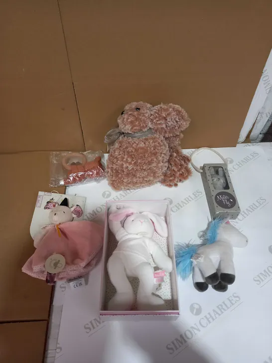 LOT OF APPROX 6 ASSORTED PLUSH TOYS TO INCLUDE RABBITS, UNICORNS ETC