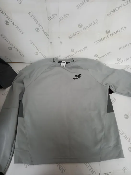 NIKE GREY LOGO JUMPER - MEDIUM 