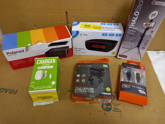 LOT OF APPROXIMATELY 20 ELECTRICAL ITEMS TO INCLUDE FM ALARM CLOCK, HALOSTICK, WIRELESS EARPHONES ETC