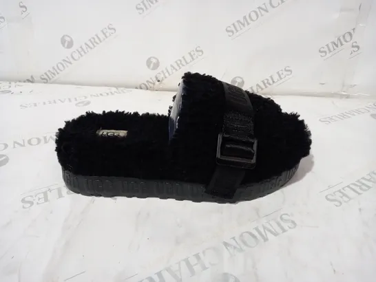 BLACK TEDDY FLEECE HIGH RISE SLIDER SIZE UNKNOWN