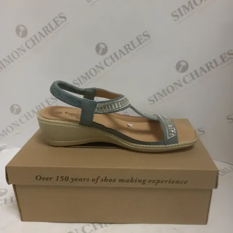 BOXED PAIR OF CUSHION WALK DIAMANTE T BAR SANDALS - 5