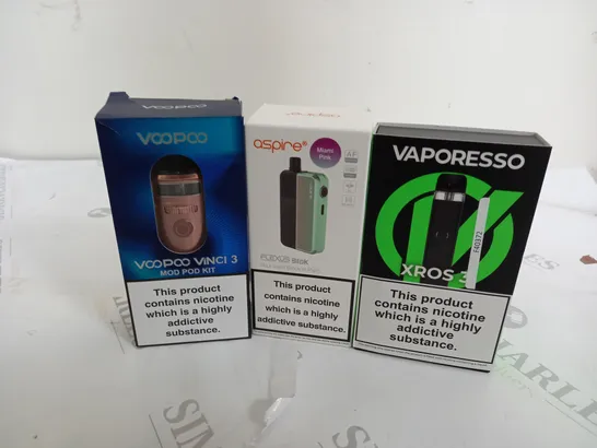 APPROXIMATELY 20 VAPES & E-CIGARETTES TO INCLUDE VOOPOO VINCI 3, ASPIRE FLEXUS, VAPORESSO XROS 3, ETC