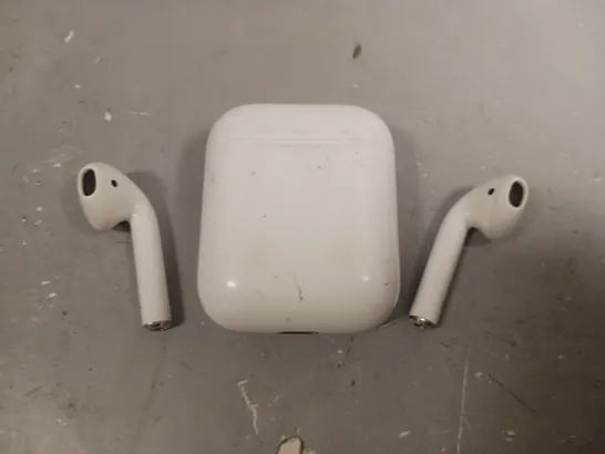 APPLE AIRPODS