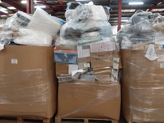 LARGE PALLET OF ASSORTED BEDROOM AND COMFORT BASED PRODUCTS TO INCLUDE; PILLOWS, SUPPORT SEAT CUSHIONS, SIMILARLY RELATED GOODS AND HOUSEHOLD ITEMS