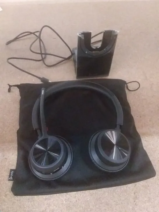 BOXED POLY VOYAGER 4320 UC HEADPHONES WITH STAND