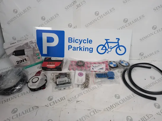 BOX OF APPROX 30 ASSORTED ITEMS TO INCLUDE PARKING SIGN, SPIRAL LOCK AND BMW BADGES