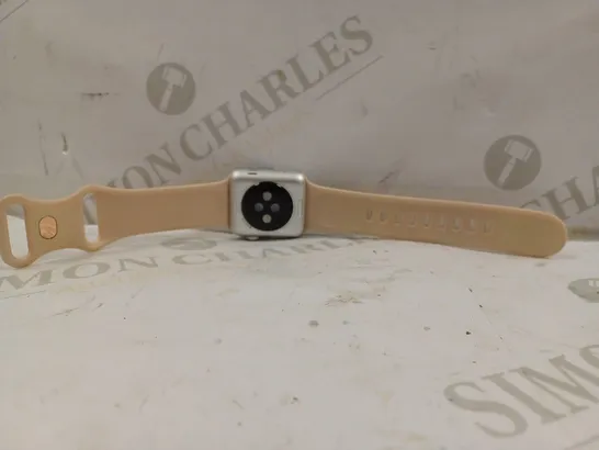 APPLE WATCH SERIES 3 SILVER ALUMINIUM