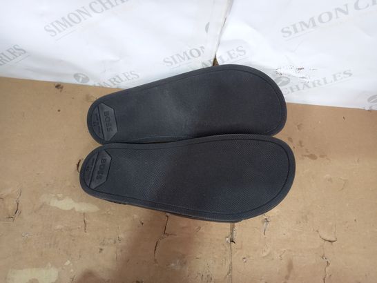 PAIR OF BOSS BLACK SLIDERS SIZE 44