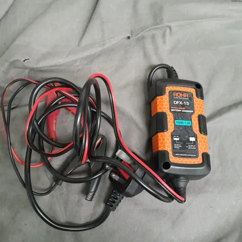 ROHR DFX-15 INTELLIGENT  BATTERY CHARGER 