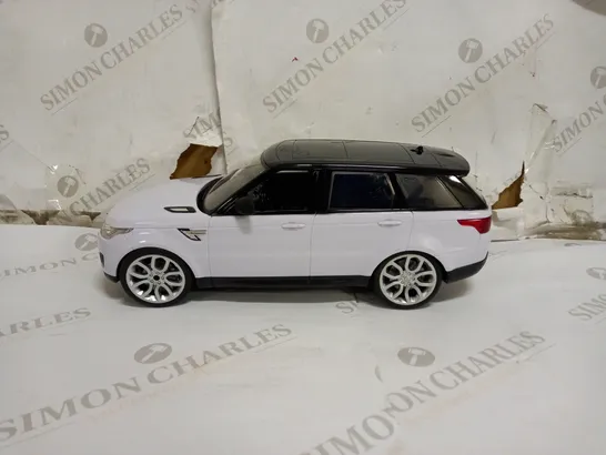 RANGE ROVER SPORT WHITE REMOTE CONTROL CAR RRP £34.99