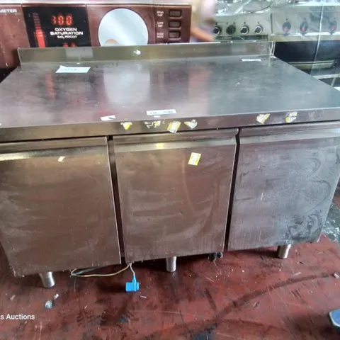 POLARIS TRIPLE DOOR COUNTER FRIDGE Model SKTP03 