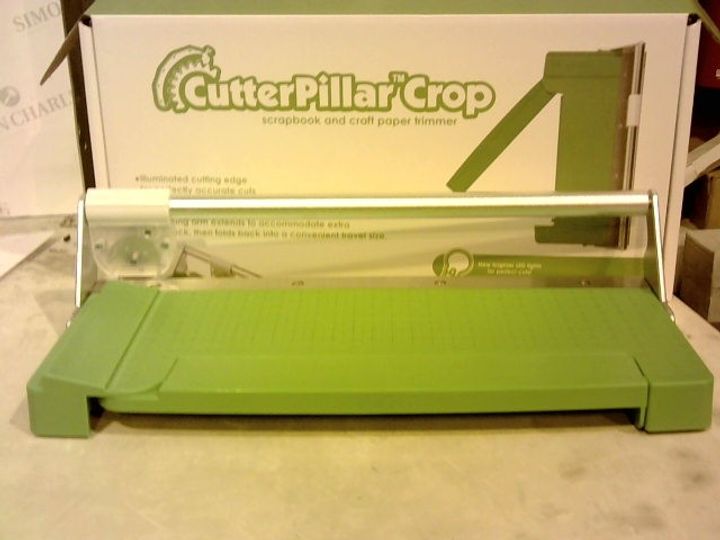 Lot 1246 CUTTERPILLAR CROP PAPER TRIMMER Simon Charles Auctioneers