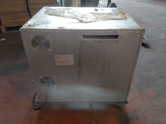 BLODGETT COMMERCIAL HALF SIZE CONVECTION OVEN