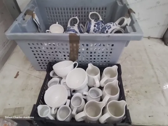 QUANTITY OF ASSORTED BLUE/WHITE & WHITE CROCKERY (2 BASKETS)