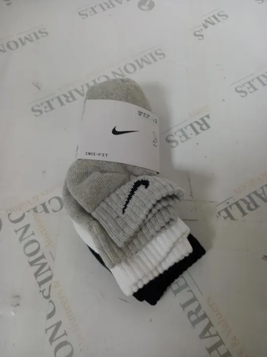 NIKE DRI FIT SOCKS - UK 2-5