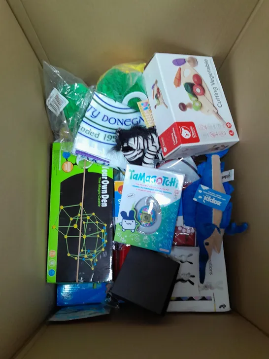 BOX OF APPROX 15 ASSORTED ITEMS TO INCLUDE - TAMAGOTCHI, BOUNCY BALL PACK, POKEMON CARDS ETC