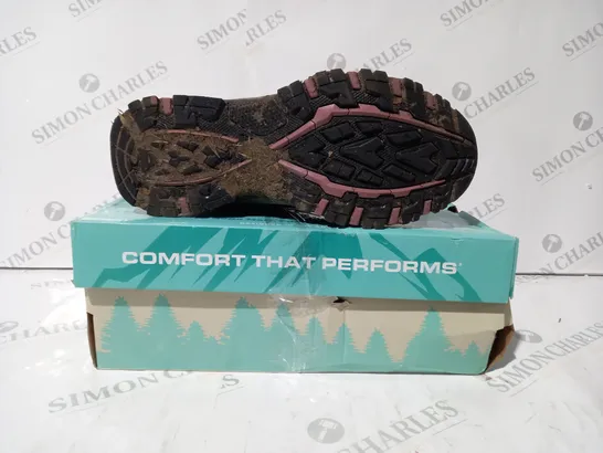 BOXED PAIR OF SKETCHERS CHOCOLATE HIKING BOOTS - SIZE 6