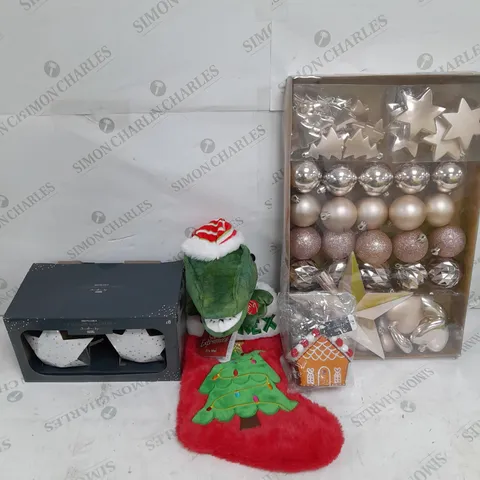 LARGE BOX OF ASSORTED ITEMS TO INCLUDE CHRISTMAS BAUBLES, CRACKERS AND MUG BUNDLES