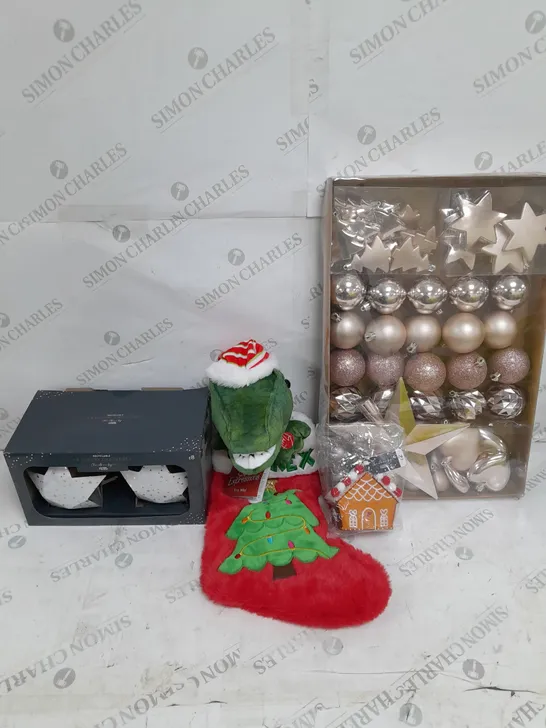 LARGE BOX OF ASSORTED ITEMS TO INCLUDE CHRISTMAS BAUBLES, CRACKERS AND MUG BUNDLES