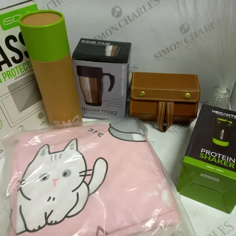 BOX OF APPROXIMATELY 10 ASSORTED HOUSEHOLD ITEMS TO INCLUDE TRAVEL MUG, PROTEIN SHAKER, ICE LAMP ETC