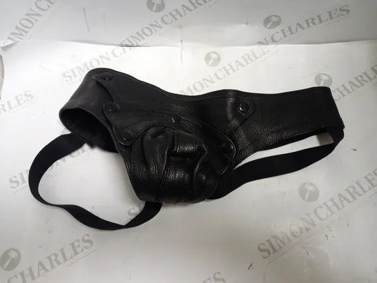 LOT OF 6 LATEX AND LEATHER ADULT WEARABLES TO INCLUDE TORSO PROSTHESIS, JOCKSTRAP, ARM-LENGTH GLOVES, FULL-BODY SUIT, DECORATIVE BRA AND ZIPPED VEST