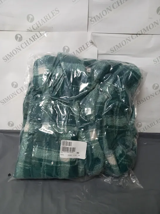 COZZEE HOME PLUSHSOFT SHACKET IN DARK GREEN - 3XL 