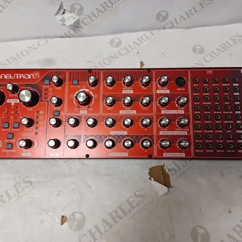 BEHRINGER NEUTRON PARAPHONIC ANALOG AND SEMI MODULAR SYNTHESIZER