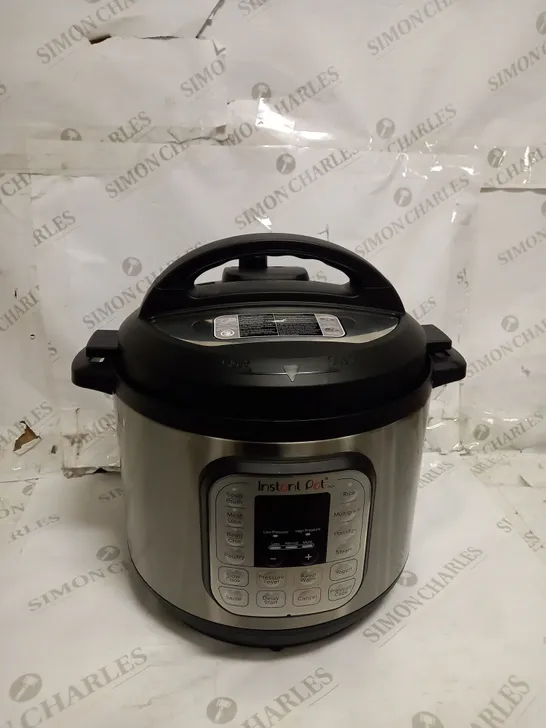 INSTANT POT DUO PRESSURE COOKER