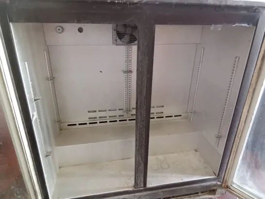 COMMERCIAL UNDER COUNTER REFRIGERATOR 