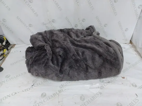 BOXED COZEE HOME VELVETSOFT HEATED THROW IN GREY