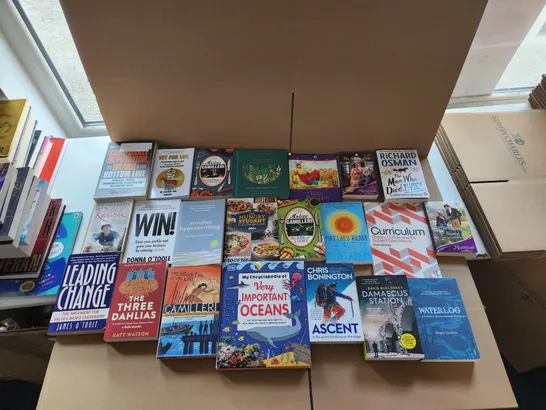 CAGE OF A SIGNIFICANT QUANTITY OF ASSORTED BOOKS BY GABRIELLE ZEVIN, SCOTT CUNNINGHAM, COLLEEN HOOVER, MICHAEL PARKINSON, FREDERICK FORSYTH, DAISY WAUGH, ETC