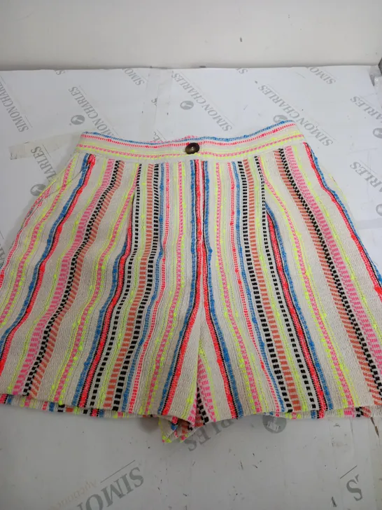 BODEN TEXTURED SHORTS IN MULTICOLOURED STRIPES - UK 8