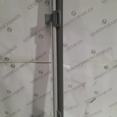 RETRACTABLE SAFETY GATE IN GRAY 