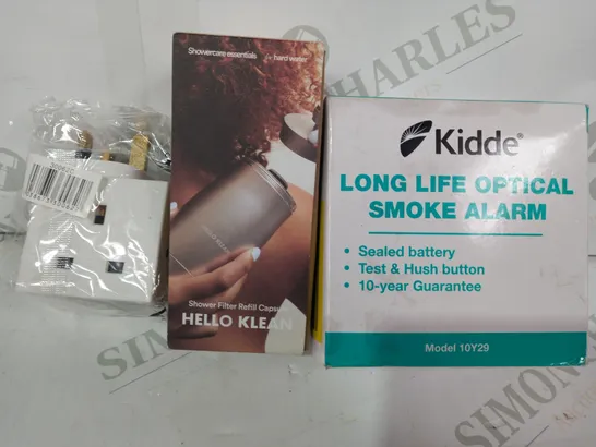 LOT OF APPROXIMATELY 10 ASSORTED HOUSEHOLD ITEMS TO INCLUDE KIDDE LONG LIFE OPTICAL SMOKE ALARM, HELLO KLEAN SHOWER FILTER REFILL CAPSULE, ETC