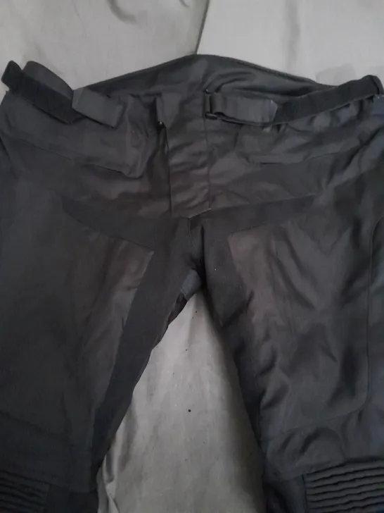 RST BIKER TROUSERS IN BLACK SIZE 44