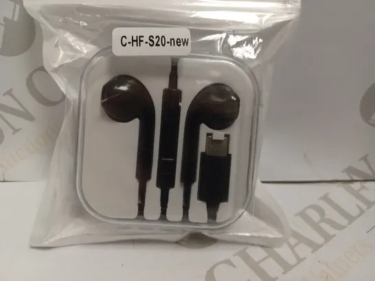 BOXED WIRED BLACK EARBUDS WITH USB-C CONNECTION