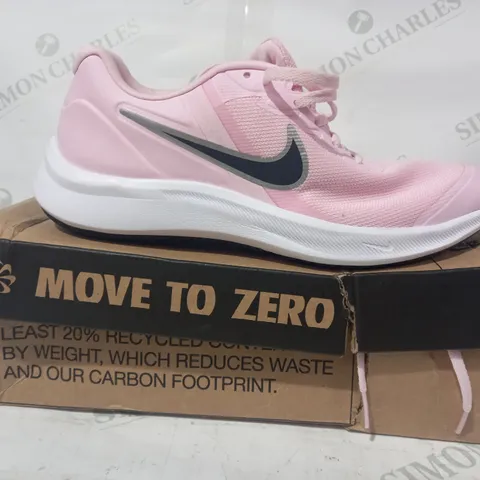 BOXED PAIR OF NIKE STAR RUNNER TRAINERS IN PINK/BLACK UK SIZE 5