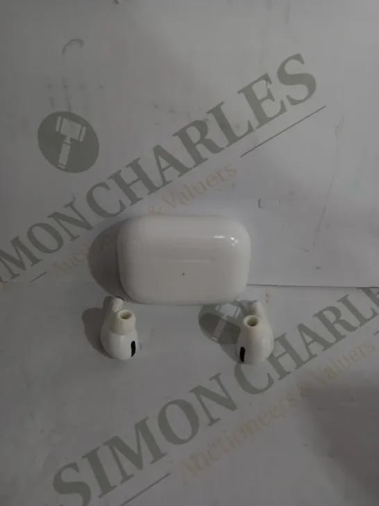 APPLE AIR PODS PROS