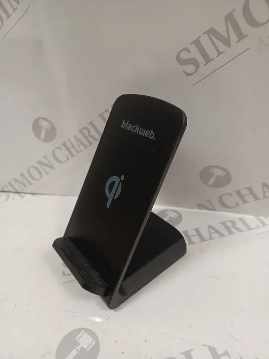 BOXED BLACKWEB WIRELESS CHARGING STAND AGM1527194J