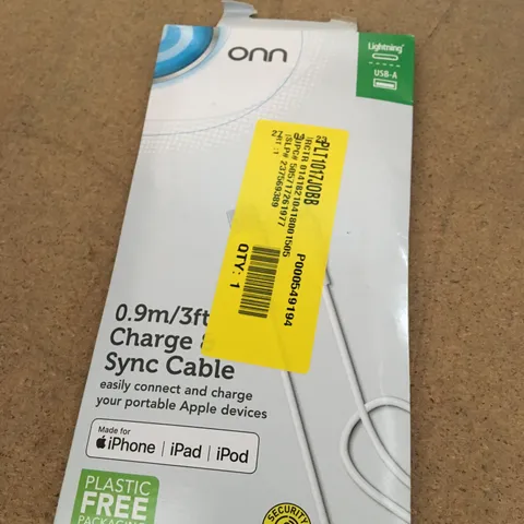 ONN 0.9M CHARGE AND SYNC CABLE