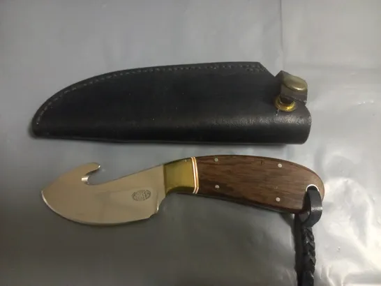 JAKES 3" CURVED KNIFE IN SHEATH