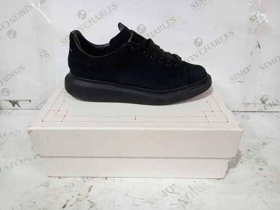 BOXED PAIR OF ALEXANDER MCQUEEN OVERSIZED SUEDE SNEAKERS IN BLACK UK SIZE 9.5