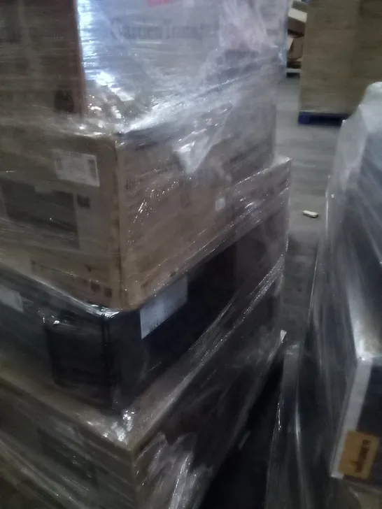 PALLET OF APPROXIMATELY 15 ASSORTED ELECTRICAL ITEMS TO INCLUDE AIR FRYERS AND MICROWAVES 