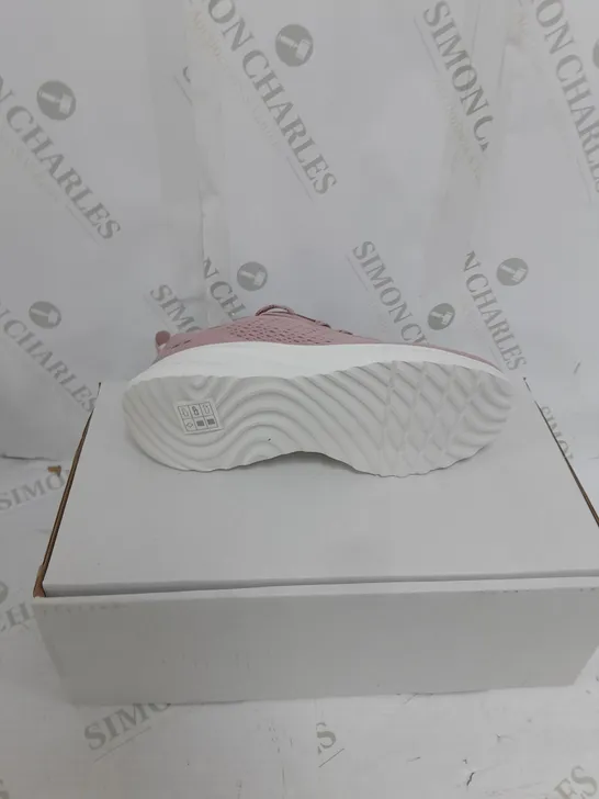 BOXED PAIR OF SKETCHERS PINK BOB SQUAD TRAINER PINK SIZE 3
