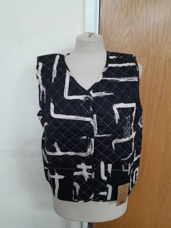 WILDCLOUDS LONDON QUILTED VEST IN BLACK AND WHITE SIZE S